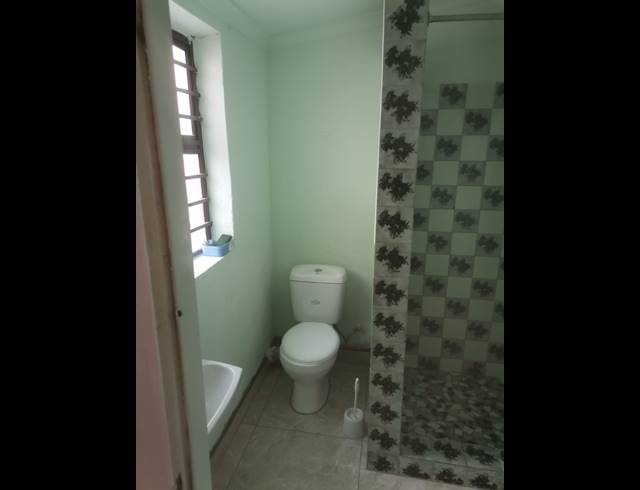 2 bed property to rent in WOODSTOCK